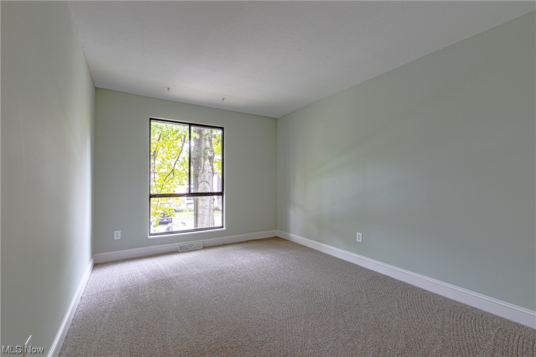 Oak Knolls Condo - Residential