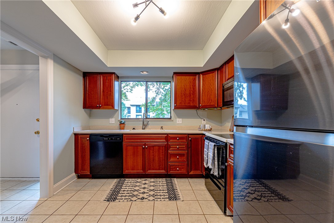 Oak Knolls Condo - Residential