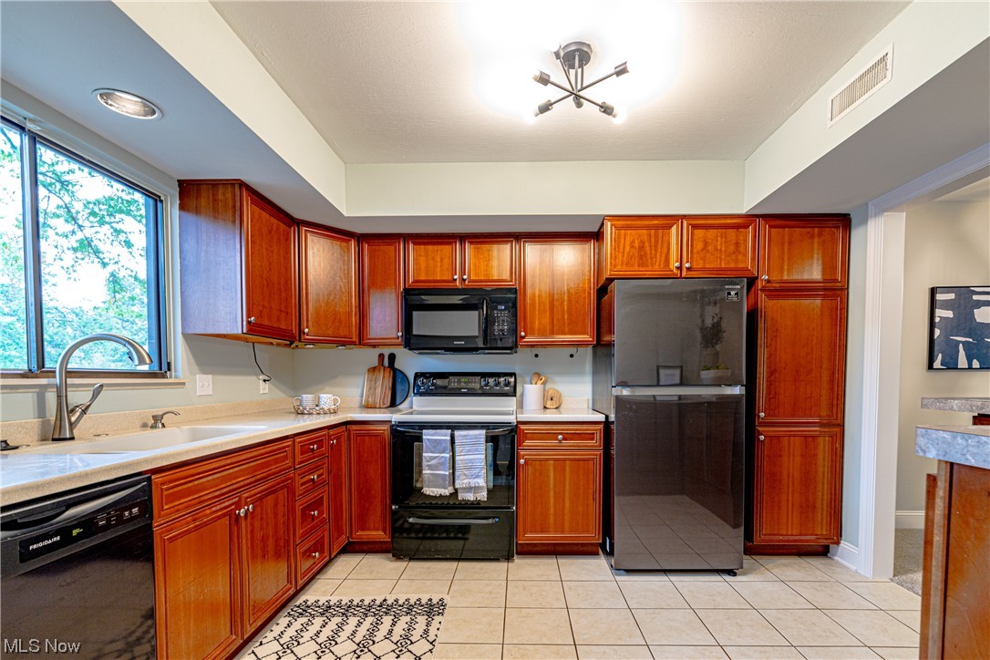 Oak Knolls Condo - Residential