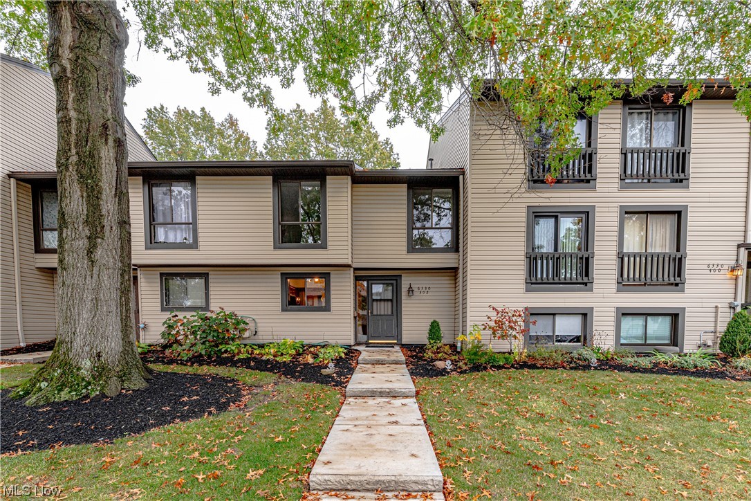 Oak Knolls Condo - Residential