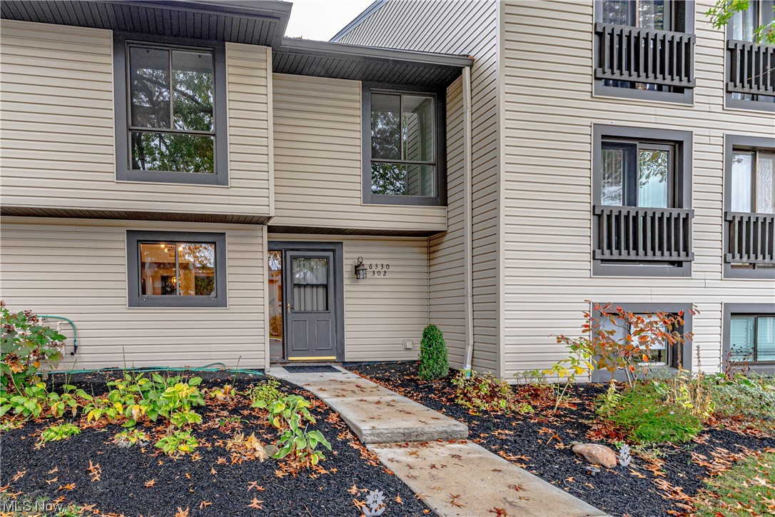 Oak Knolls Condo - Residential