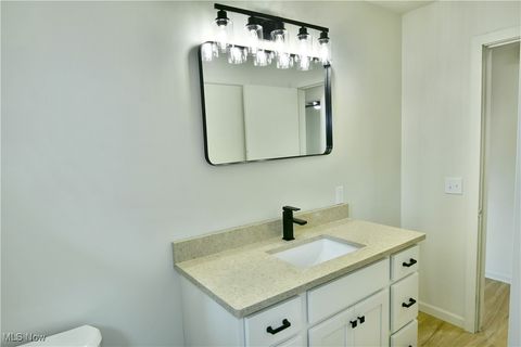 Tiny photo for 1524 Vernon Avenue NW, Warren, OH 44483 (MLS # 5179105)