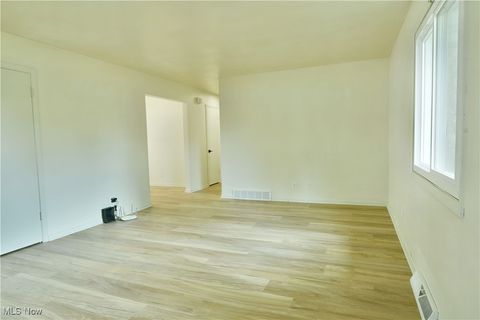 Tiny photo for 1524 Vernon Avenue NW, Warren, OH 44483 (MLS # 5179105)