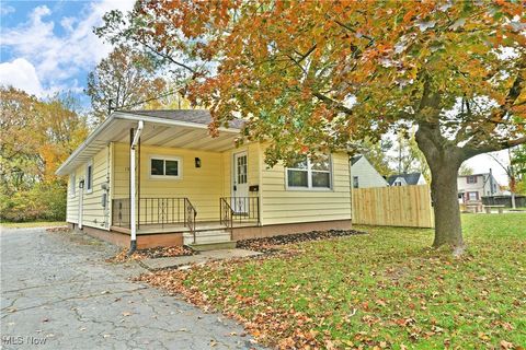 Tiny photo for 1524 Vernon Avenue NW, Warren, OH 44483 (MLS # 5179105)