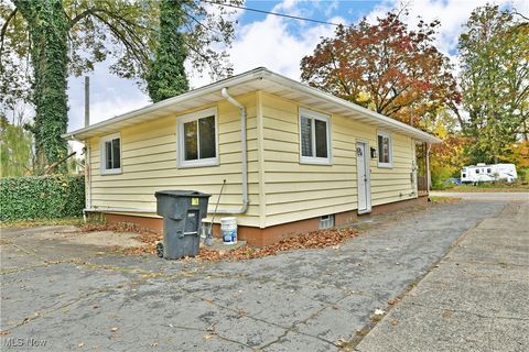 Tiny photo for 1524 Vernon Avenue NW, Warren, OH 44483 (MLS # 5179105)