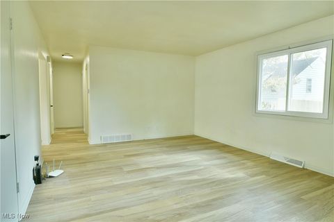 Tiny photo for 1524 Vernon Avenue NW, Warren, OH 44483 (MLS # 5179105)