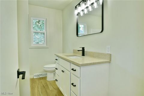 Tiny photo for 1524 Vernon Avenue NW, Warren, OH 44483 (MLS # 5179105)