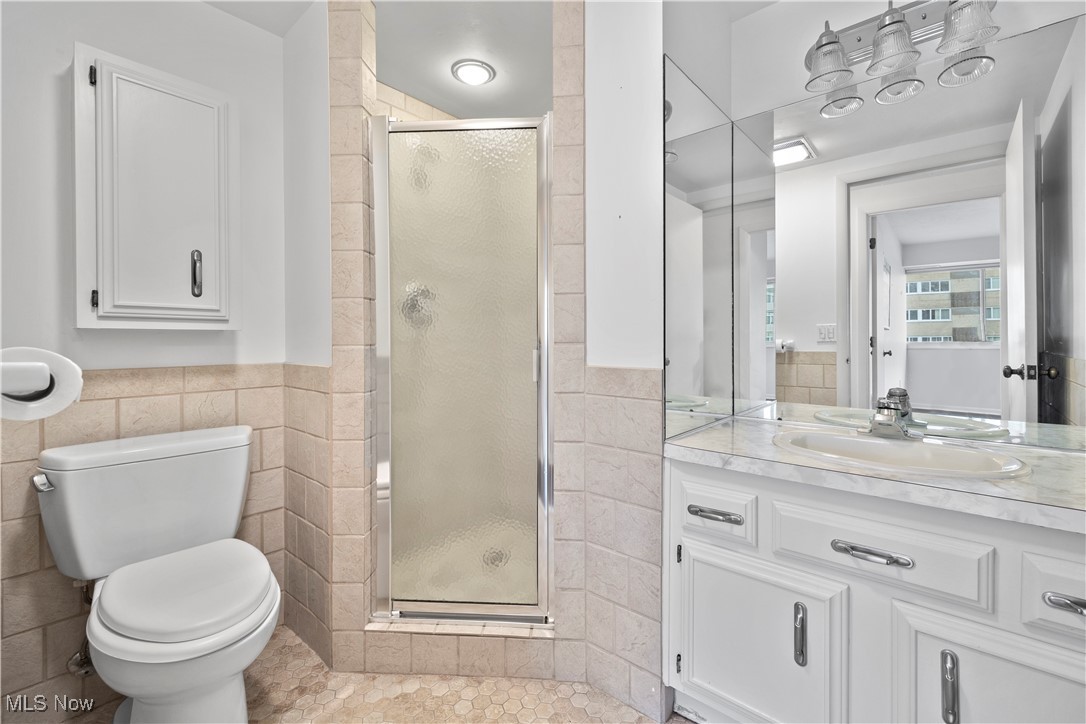 Meridian Condo - Residential