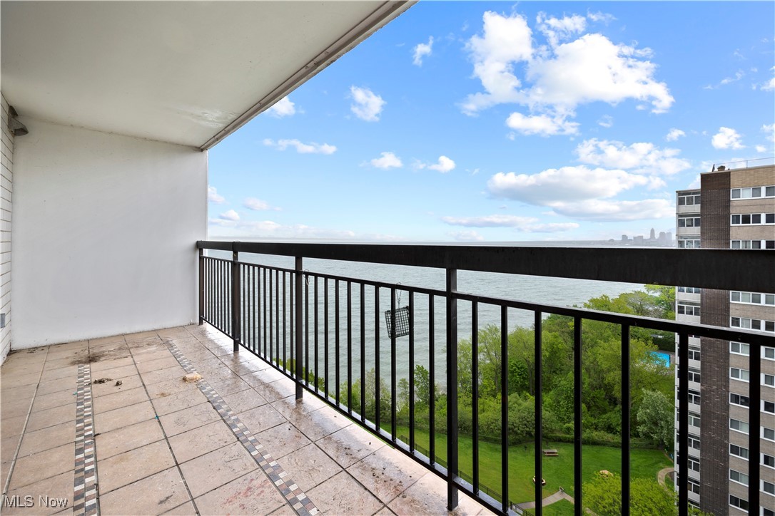 Meridian Condo - Residential