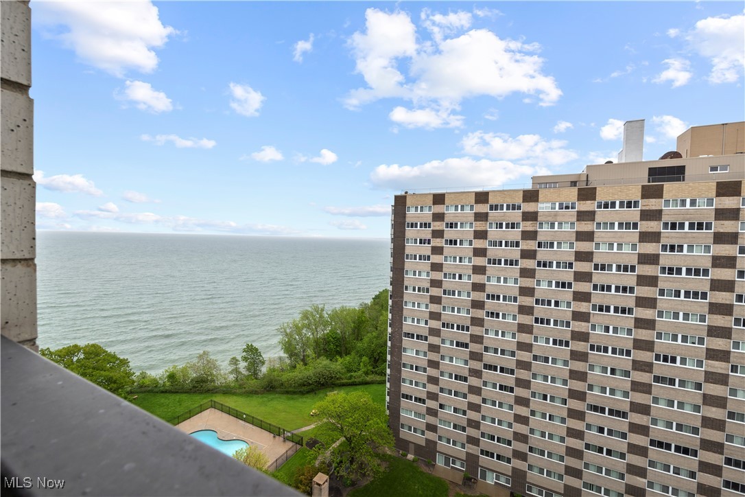 Meridian Condo - Residential