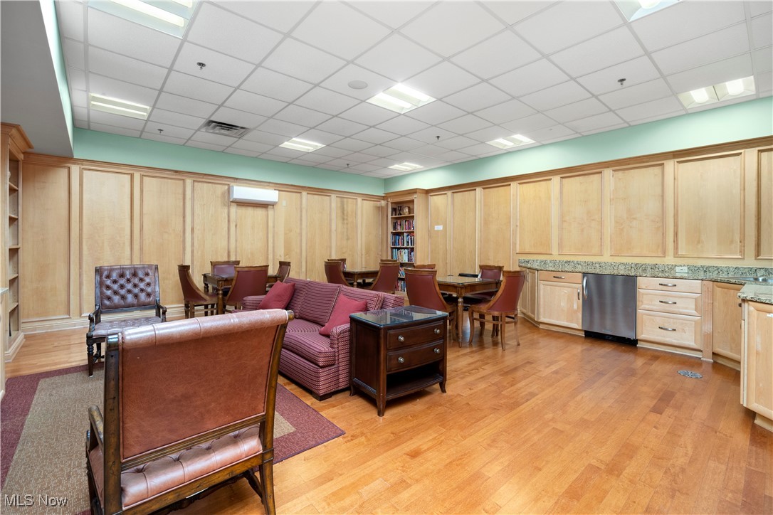 Meridian Condo - Residential