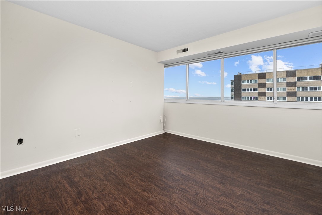 Meridian Condo - Residential
