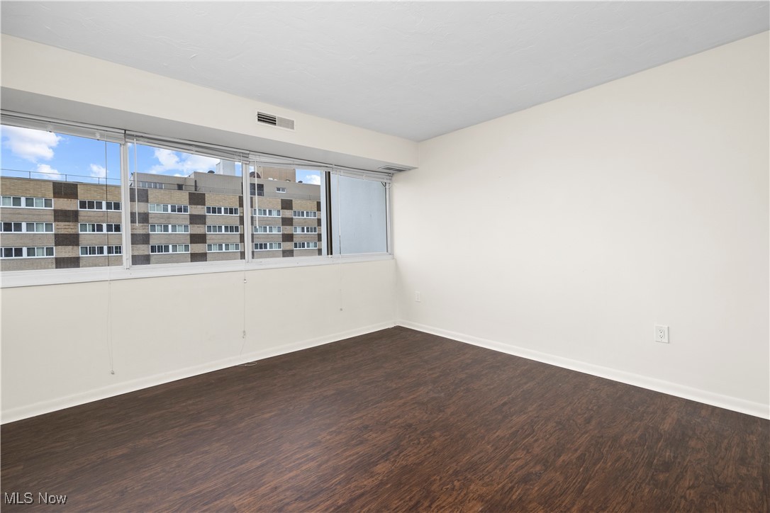 Meridian Condo - Residential