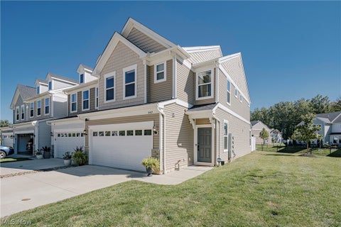 Townhouse For Sale - 849 S Parkside Drive<br/> Westlake, OH 44145