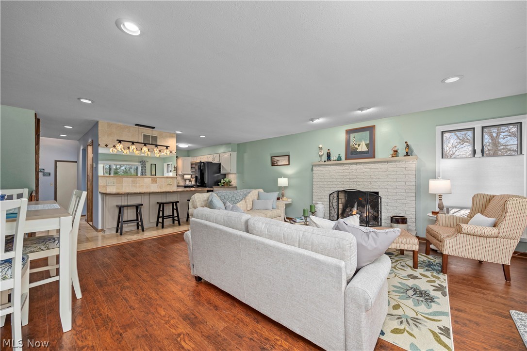 Compass Rose - Residential