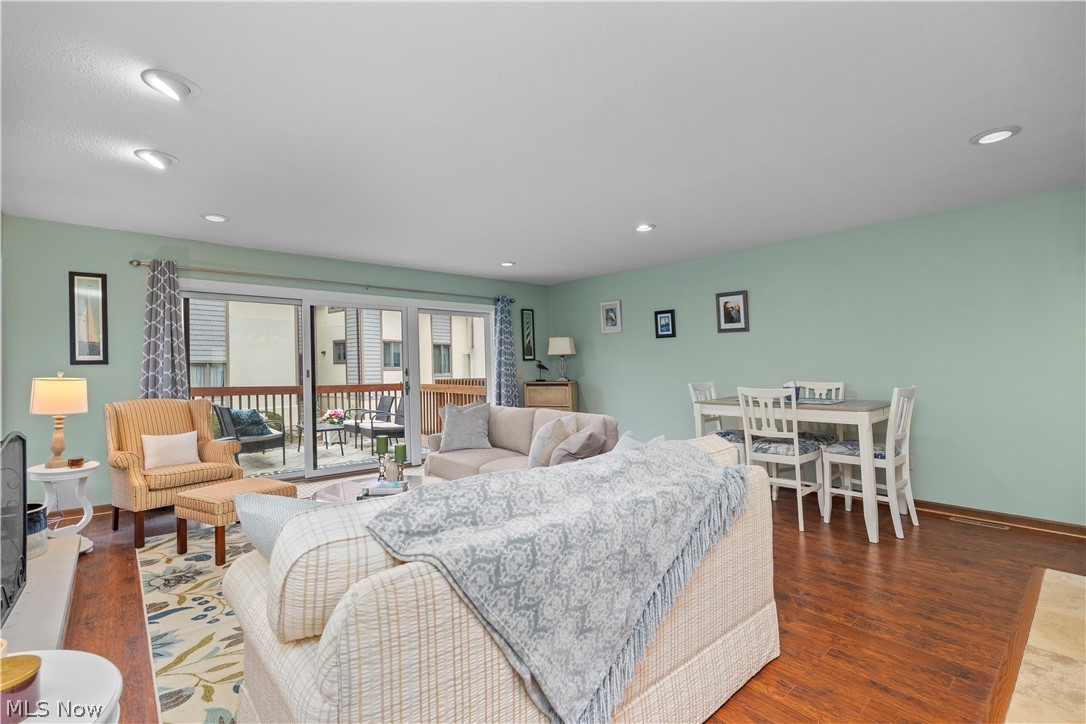 Compass Rose - Residential