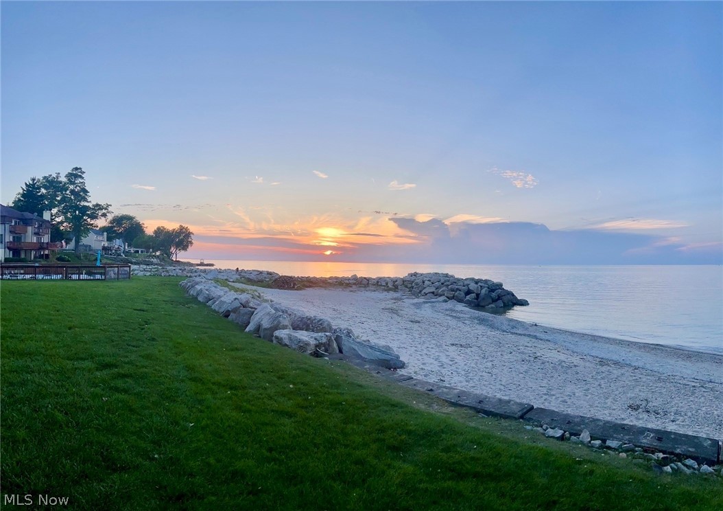 Compass Rose - Residential