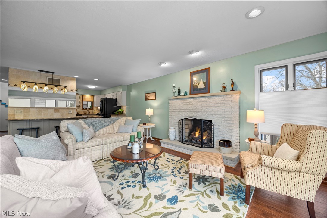 Compass Rose - Residential