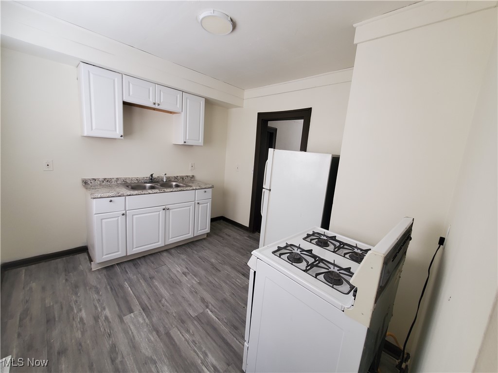 Cleveland, Ohio 44105, United States, 3 Bedrooms Bedrooms, ,2 BathroomsBathrooms,Residential,Pending,180654