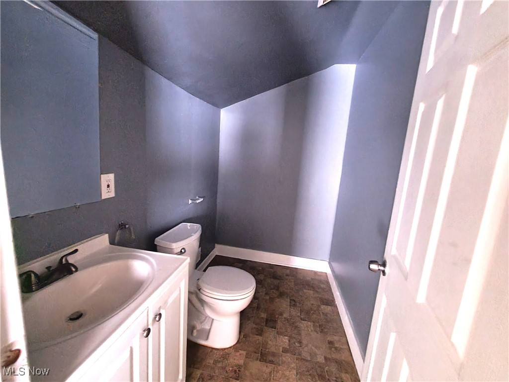 Cleveland, Ohio 44105, United States, 3 Bedrooms Bedrooms, ,2 BathroomsBathrooms,Residential,Pending,180654