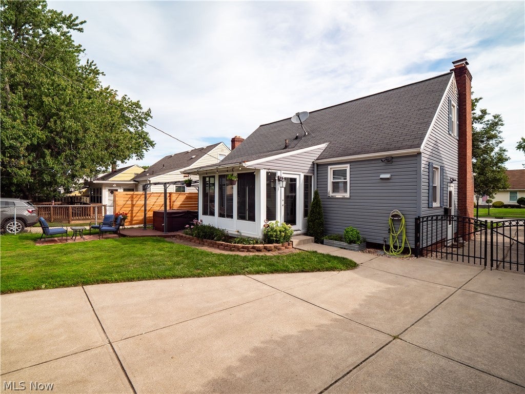 16087 Brinbourne Avenue