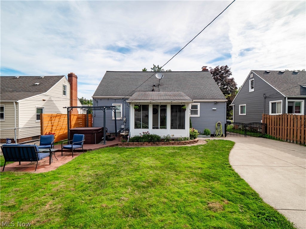 16087 Brinbourne Avenue