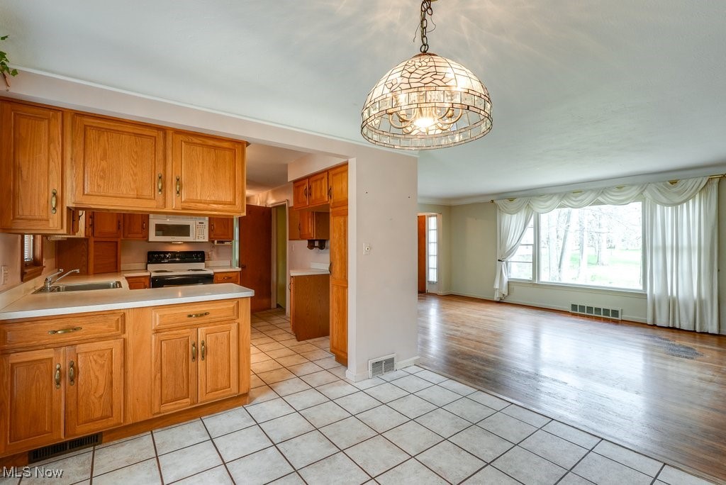 5000 Eastview Drive, Independence, Ohio image 8