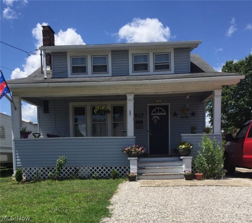 Great home with 3 bedrooms, 1 bath, 1 car garage. You will love the back deck and fenced backyard! Great kitchen, a dining room to die for, master bedroom is kind of an "L" shaped 9 X 10 & 6 X 6