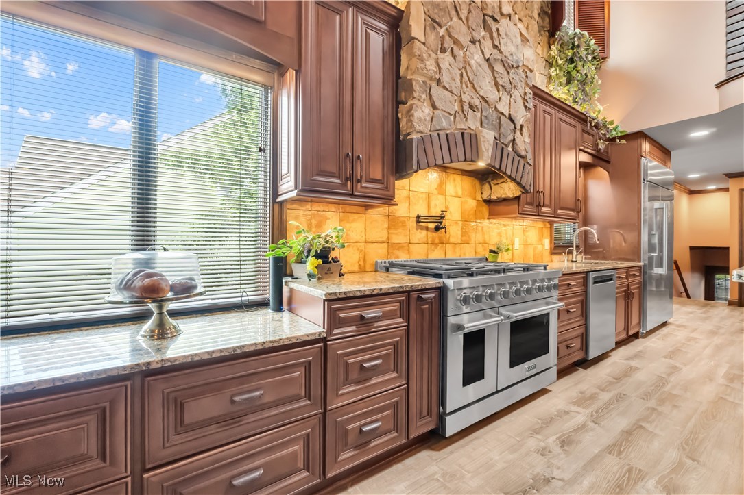 13817 Lakewood Heights Boulevard, Lakewood, Ohio image 9