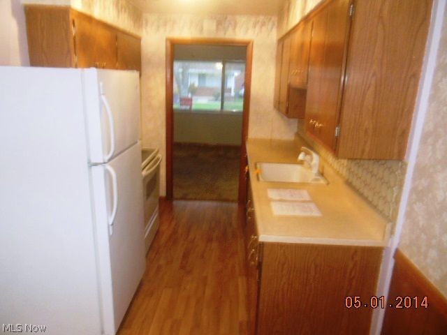 Country Club Condos - Residential