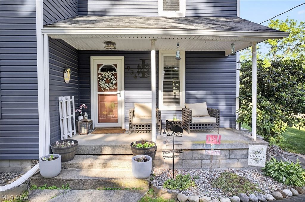 Photo of 936 32nd Street NW, Massillon, OH 44647 (MLS # 5216546)