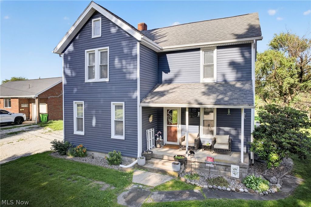 Photo of 936 32nd Street NW, Massillon, OH 44647 (MLS # 5216546)
