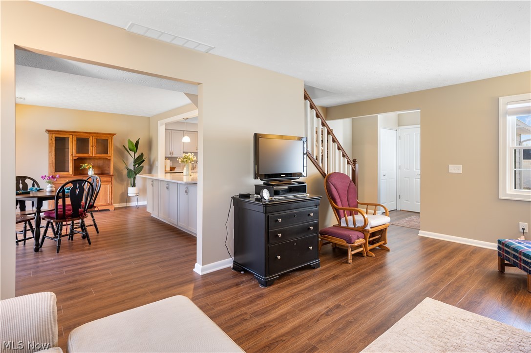 Country Scene Condo - Residential