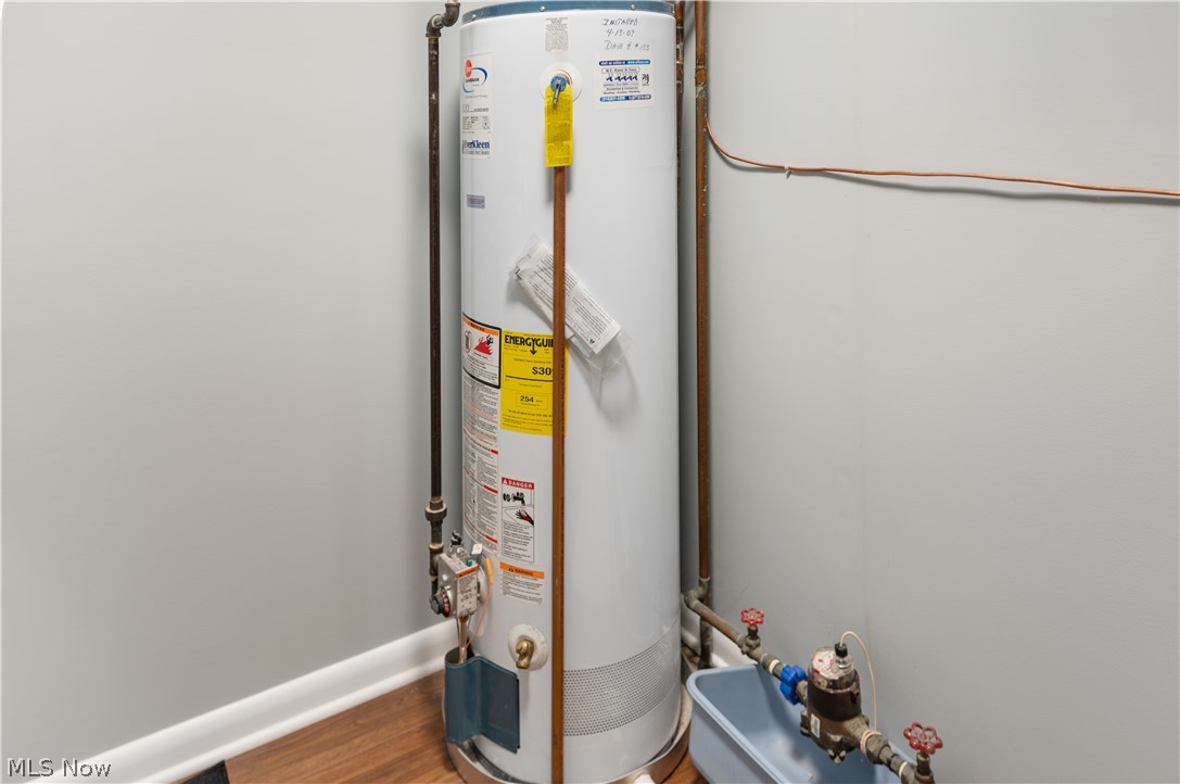 Country Scene Condo - Residential