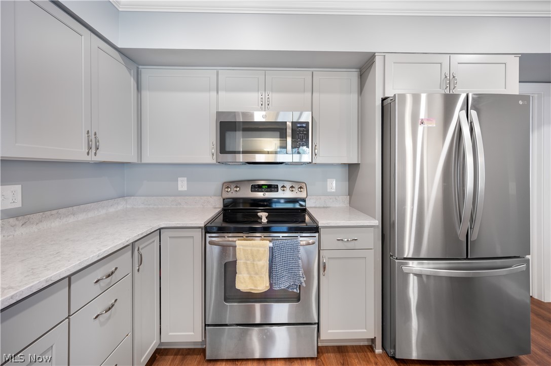 Country Scene Condo - Residential