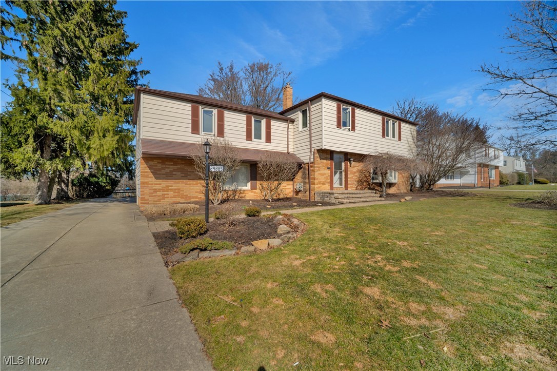 24885 Penshurst Drive, Beachwood, Ohio image 2