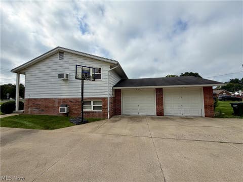Tiny photo for 813 S Nickelplate Street, Louisville, OH 44641 (MLS # 5237946)