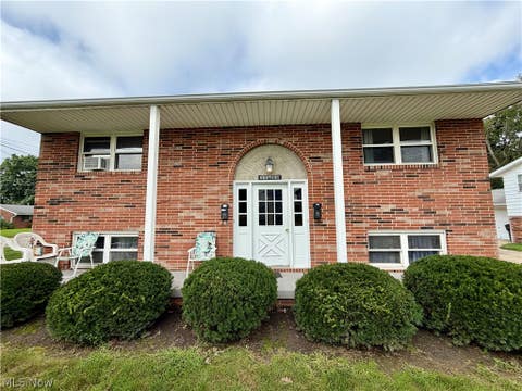 Tiny photo for 813 S Nickelplate Street, Louisville, OH 44641 (MLS # 5237946)