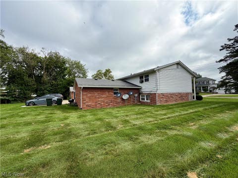 Tiny photo for 813 S Nickelplate Street, Louisville, OH 44641 (MLS # 5237946)