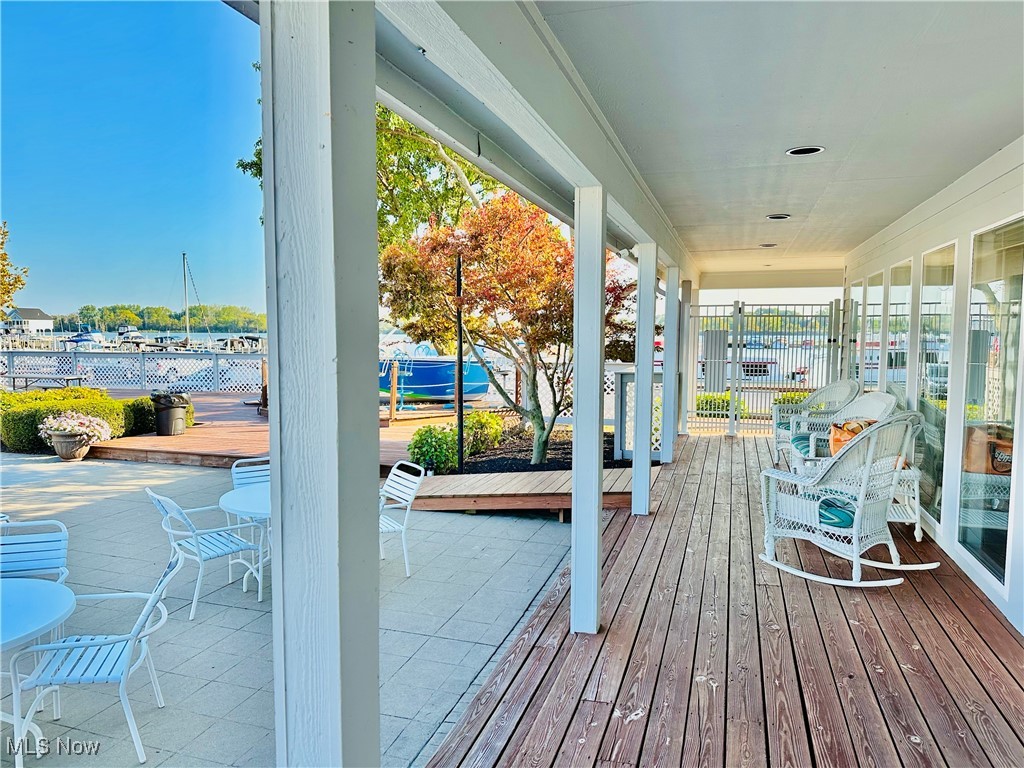 Clinton Reef Club - Residential