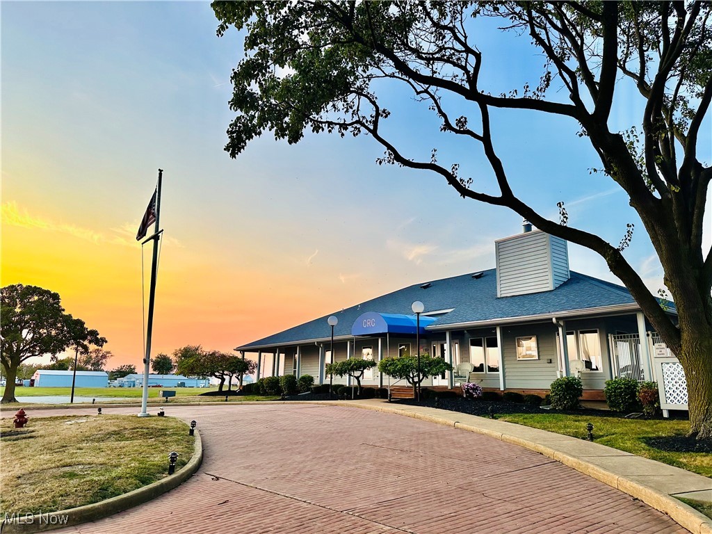 Clinton Reef Club - Residential