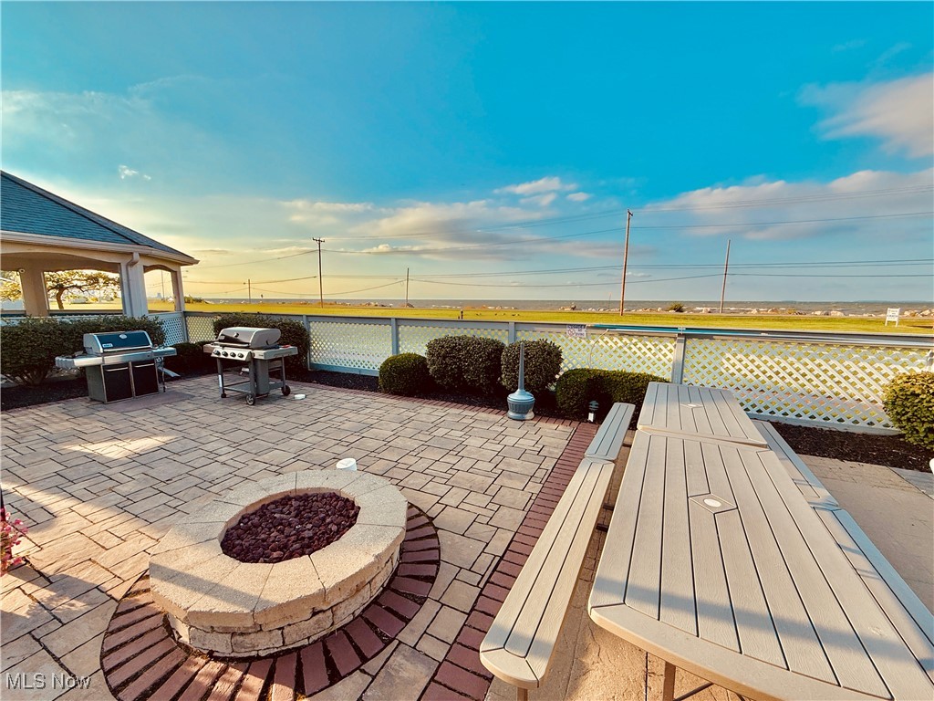 Clinton Reef Club - Residential