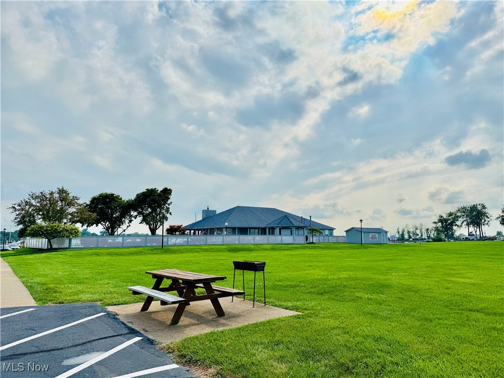 Clinton Reef Club - Residential