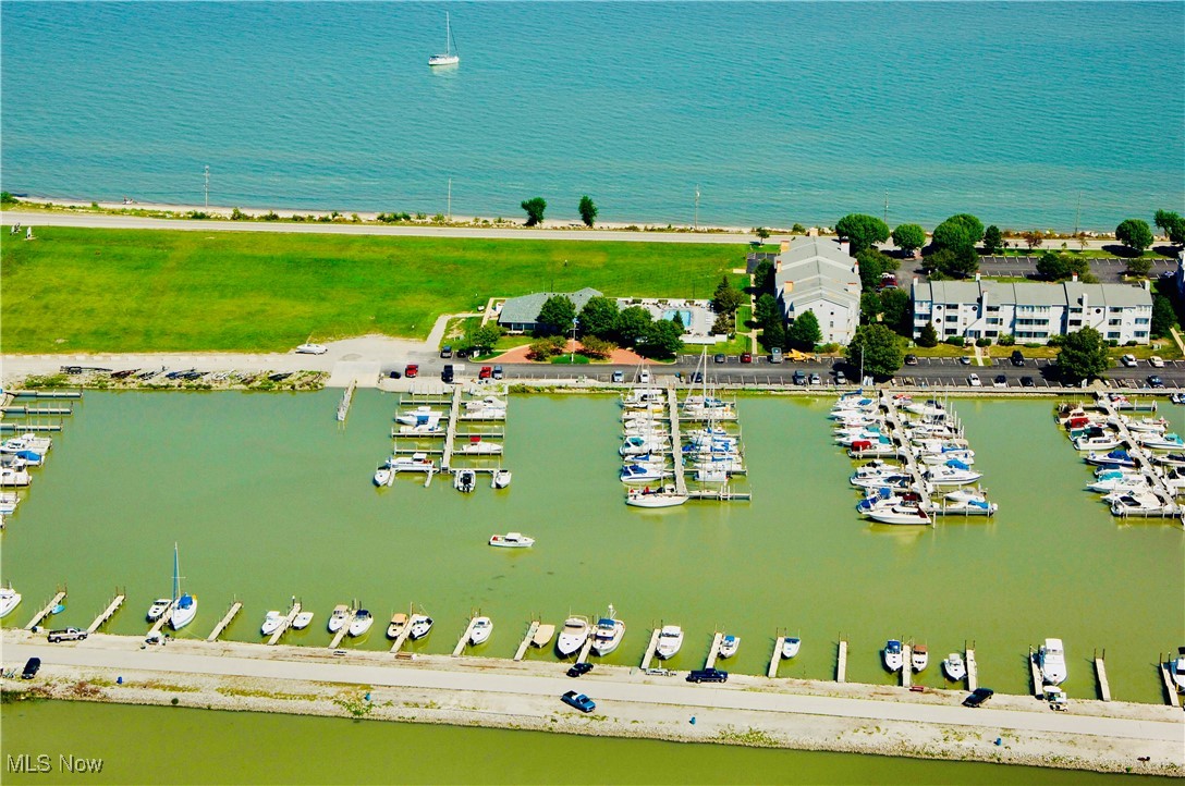 Clinton Reef Club - Residential