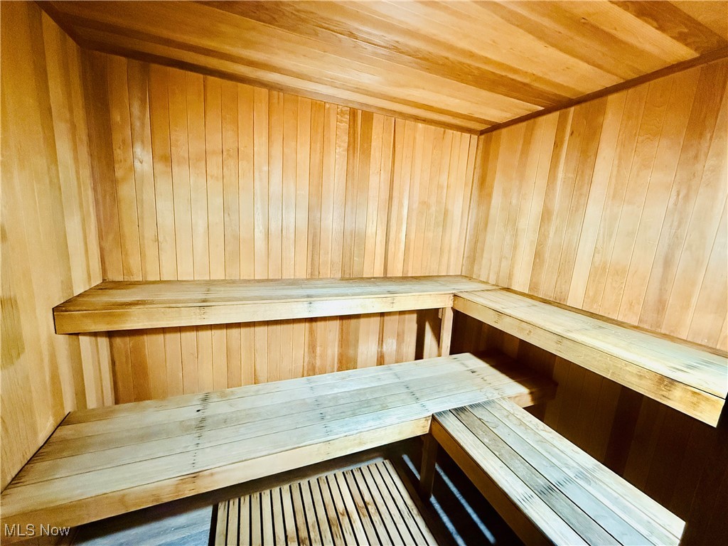 Clinton Reef Club - Residential