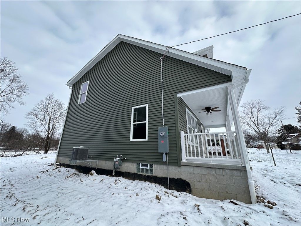 Photo of 966 Bonnie Brae Avenue, Youngstown, OH 44511 (MLS # 5167091)