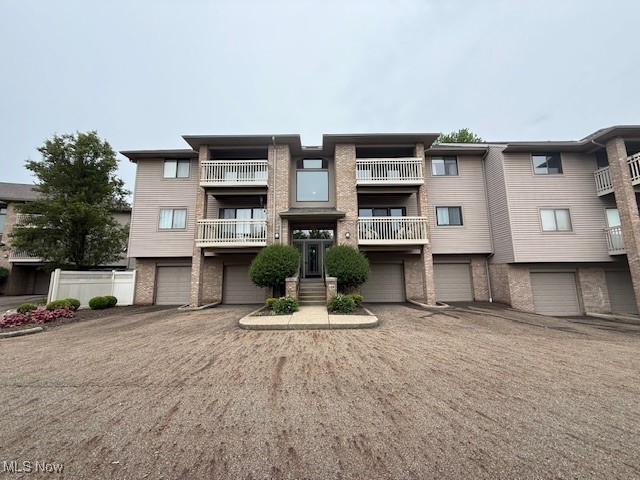 *Rent includes condo fees, water, trash and recycling pick-up. Wi-fi is offered at a discounted rate; not included. A 1- car garage with ample storage space is also included. Additional parking may be leased from the Condo management.
This newly updated 1235 sq. ft luxury condo has 2 spacious bedrooms and 2 full bathrooms. Features 2 balconies and includes a washer and dryer. Located in the gated Rosemont community in Fairlawn it offers a perfect blend of comfort and updated amenities. The clubhouse offers a gym and sauna, large community room, outdoor fire pits for gatherings, or just enjoying the weather with your dog! This home provides a seamless living experience in a stylish and inviting setting.
One pet policy 40 lbs max with a $250 non-refundable pet fee.
$60 application fee.
Requirements include a credit score of 600 with no past evictions.
