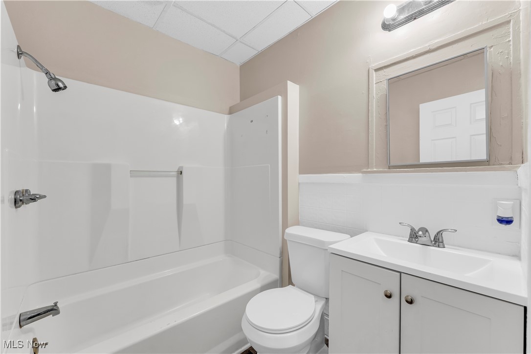 Walton Realty Co Garfield Blvd - Residential Lease