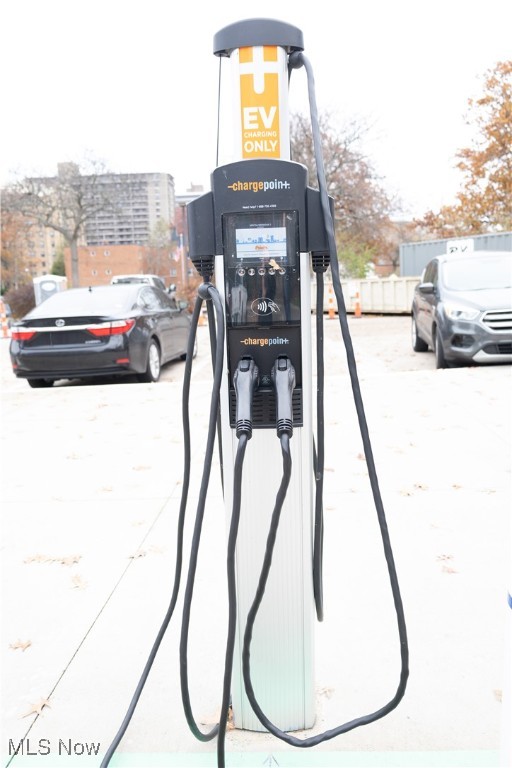 Meridian Condo - Residential