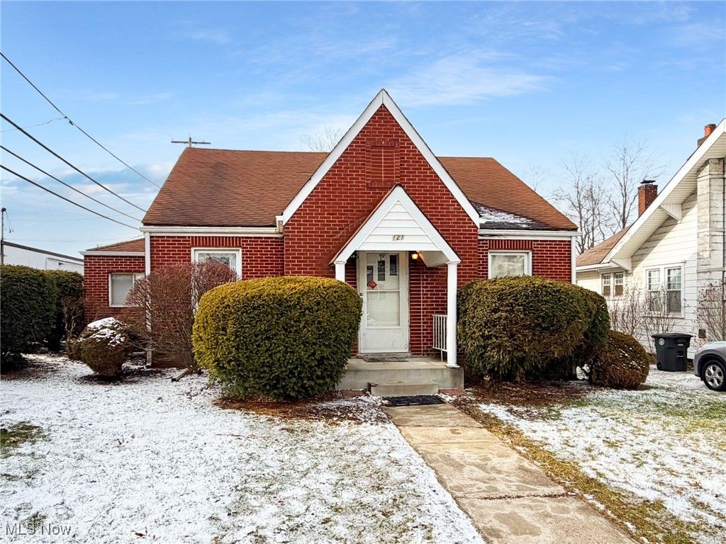 Photo of 121 Buena Vista Boulevard, Steubenville, OH 43952 (MLS # 5181273)